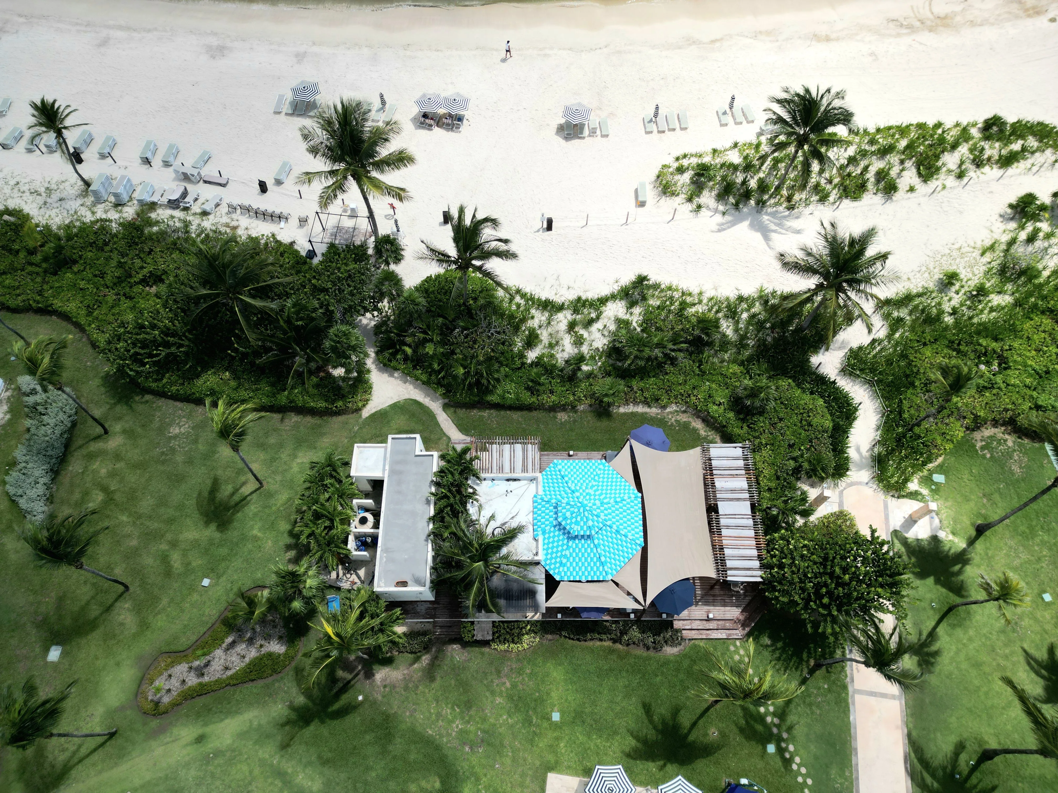 cruise-vs-resort-cost-2026